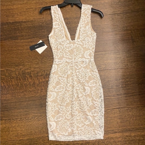 NWT LuLus white lace dress - Picture 2 of 6